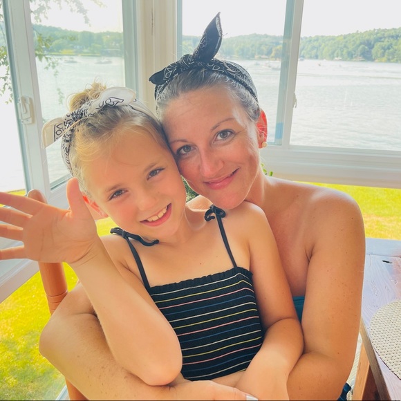 Meet your Posher, Nicole - Picture 4 of 4